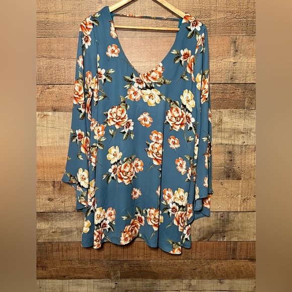 Show Me Your MuMu Dresses & Skirts - Show Me Your MuMu Gabby Low Back Shift Dress size Medium Bell Sleeve Boho Floral